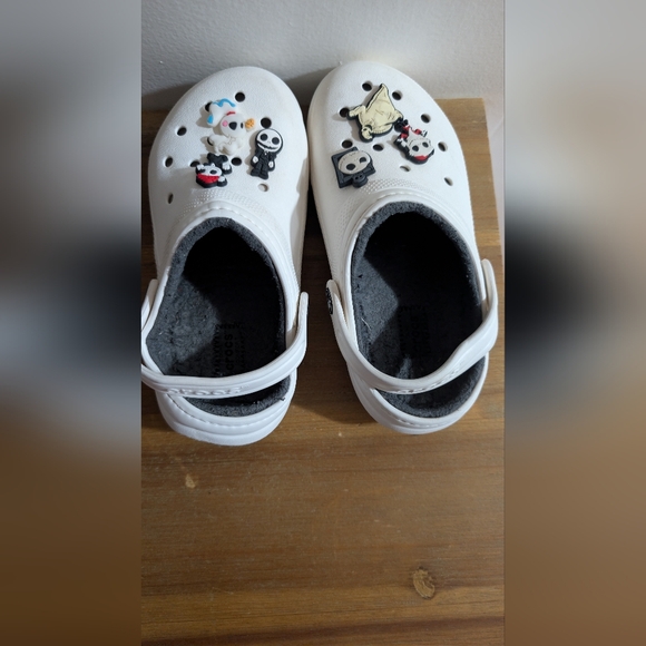 CROCS Kids White Slippers with Character Charms The Nightmare Before Christmas - Picture 7 of 7